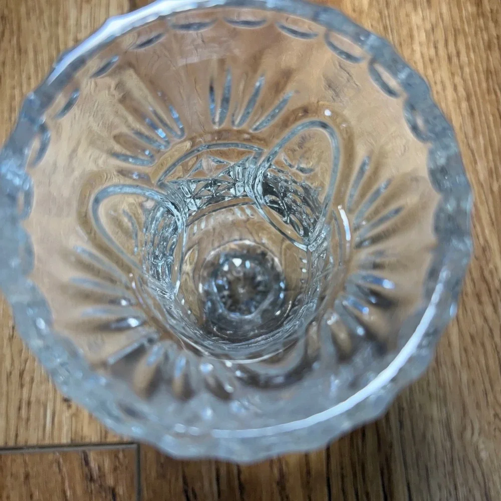 Vintage Pressed Glass Bud Vase Floral Grape Cluster Footed Scalloped Rim‎ 5